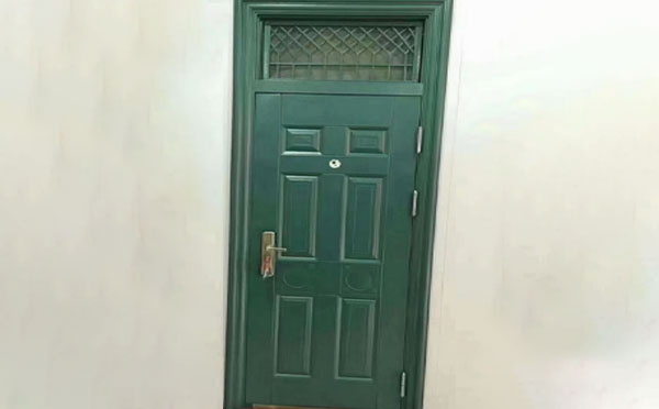 永安坝街道学校教室门