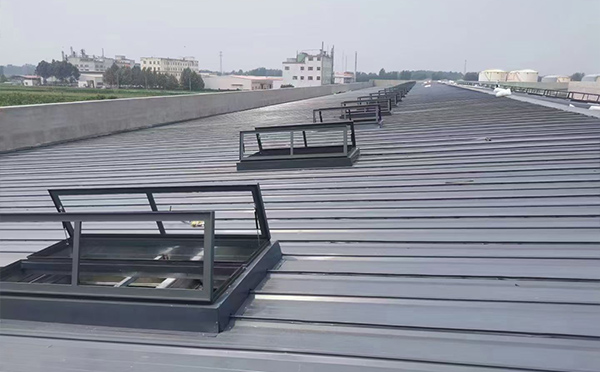 某中学室内体育馆永安坝街道排烟窗改造项目