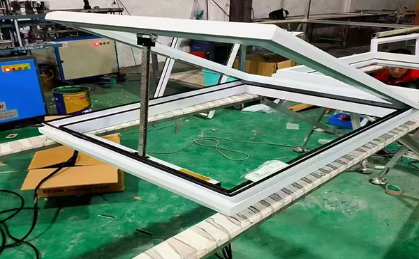 某地下车库出入口永安坝街道排烟窗配置工程